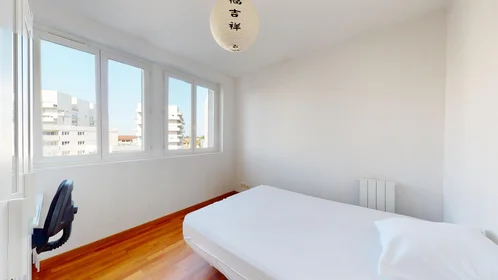 Private room at 27 Boulevard De Larramet, image 1 of 10