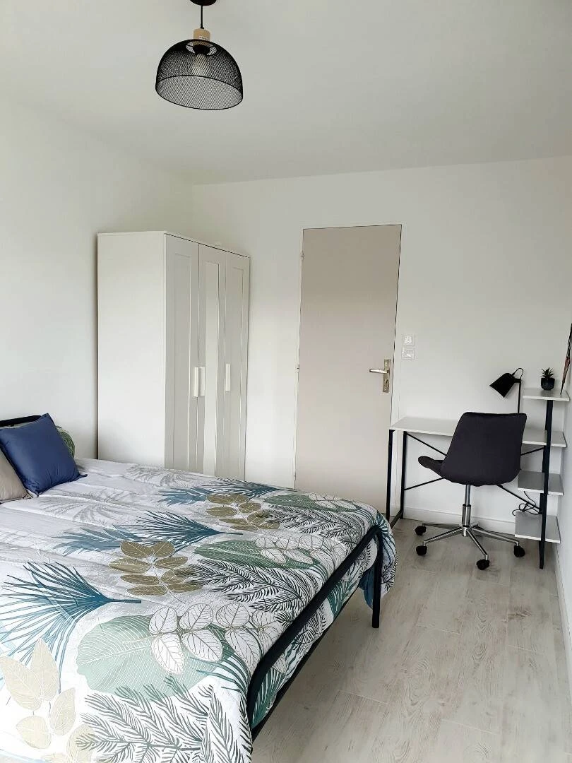 Room for rent in a shared flat in Orléans