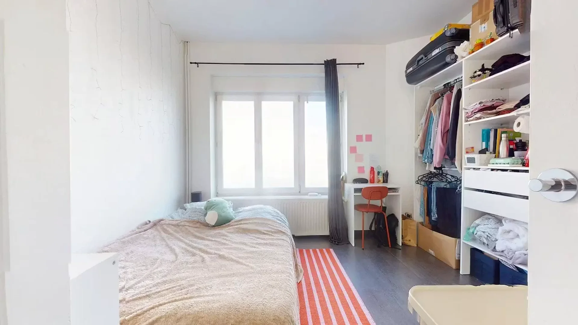 Chambre d'étudiant économique avec emplacement pratique dans 