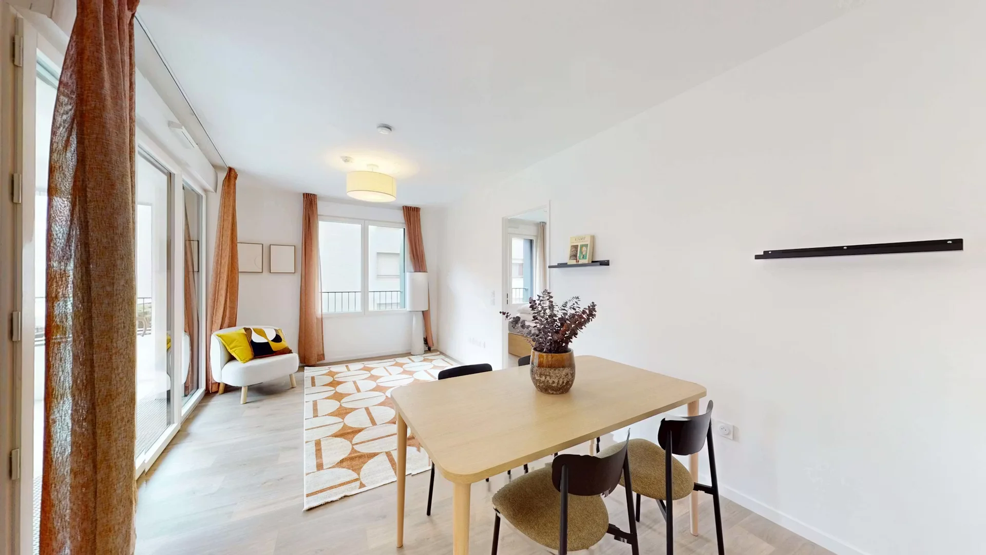 Quarto para alugar em apartamento de estudantes em , totalmente mobilado