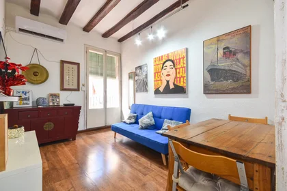 Apartamento moderno e brilhante em {area}