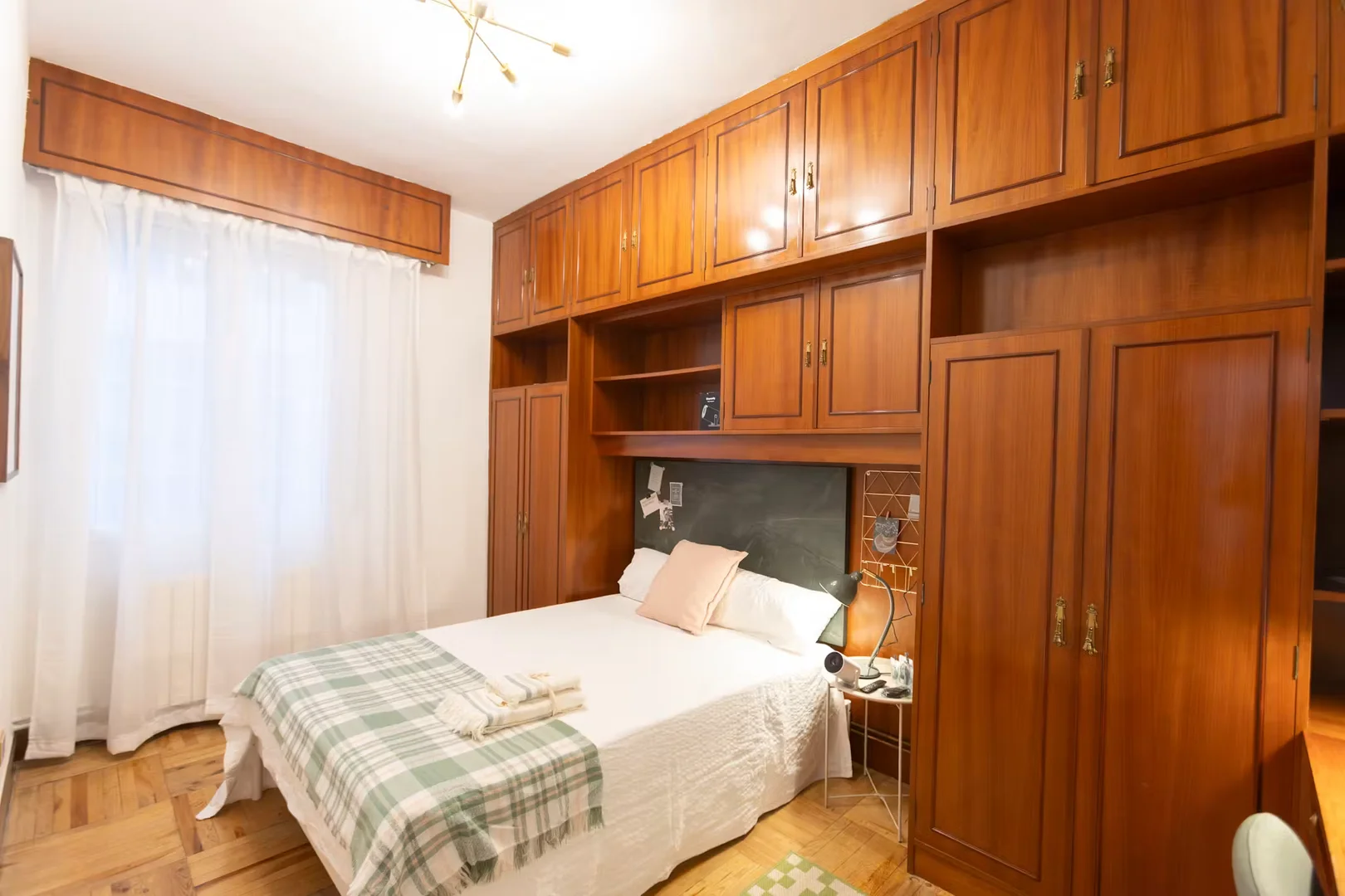 Chambre d'étudiant confortable et spacieuse dans 