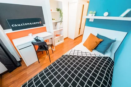 Chambre privée à Via Angelo Maj, Stazione, image 2 de 10