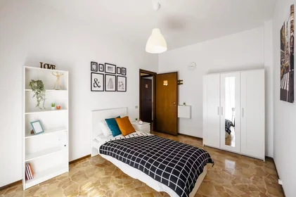 Stanza privata in Via G. Suardi, Cimitero, immagine 1 di 10