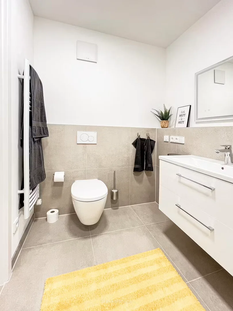 Room for rent in student apartment in , fully furnished