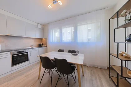Appartamento intero in Chemin du Couchant, Montoie/Bourdonnette, immagine 2 di 6