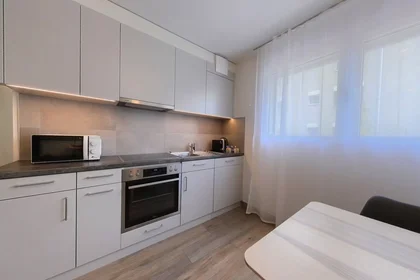 Appartamento intero in Chemin du Couchant, Montoie/Bourdonnette, immagine 3 di 6