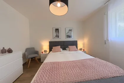 Appartamento intero in Chemin du Couchant, Montoie/Bourdonnette, immagine 4 di 6