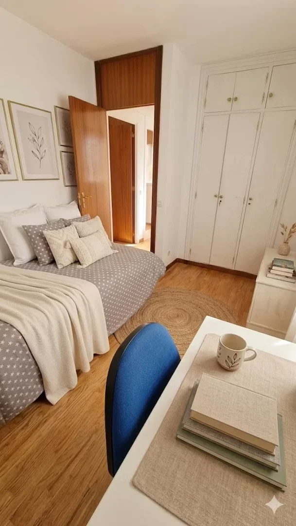 Cozy room for students available in 