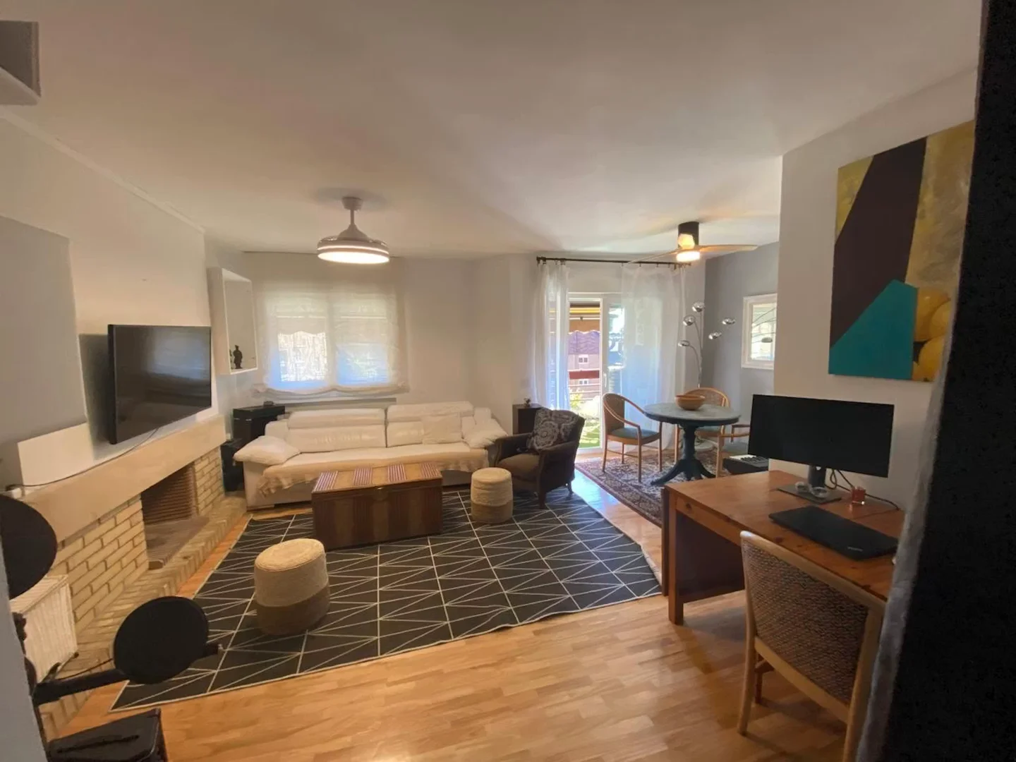 Room for rent in student apartment in , fully furnished