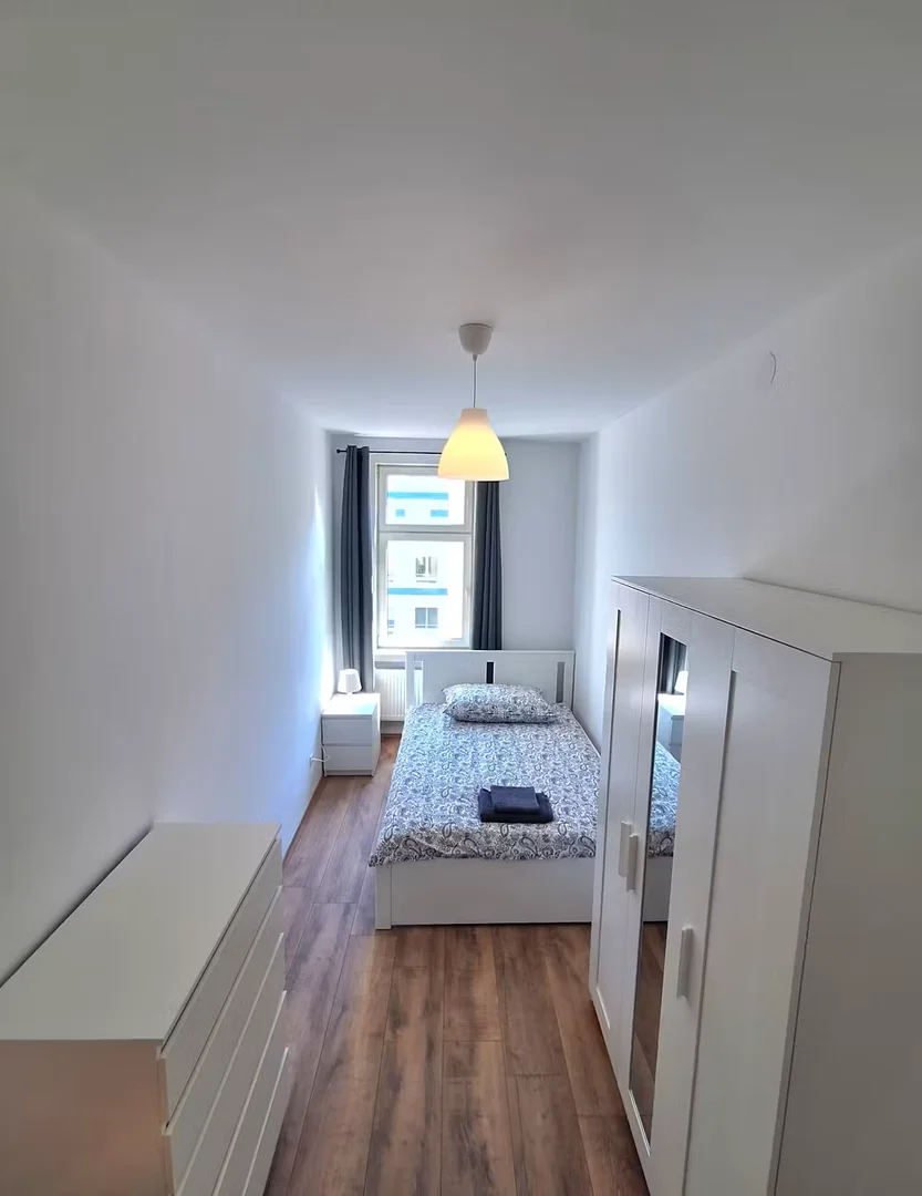 Bright and airy student room with easy university access in