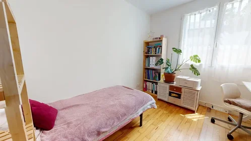 Private room at Rue François Bruneau, Hauts-Pavés-Saint-Félix, image 1 of 10