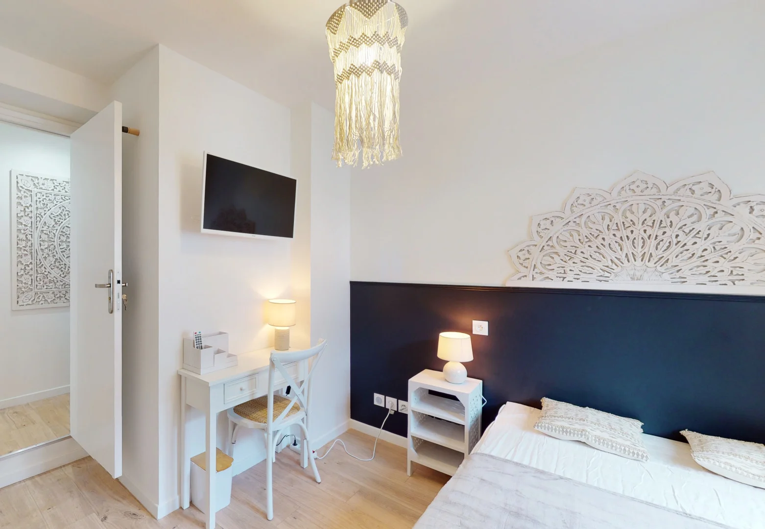 Quarto de estudante económico com localização conveniente em 