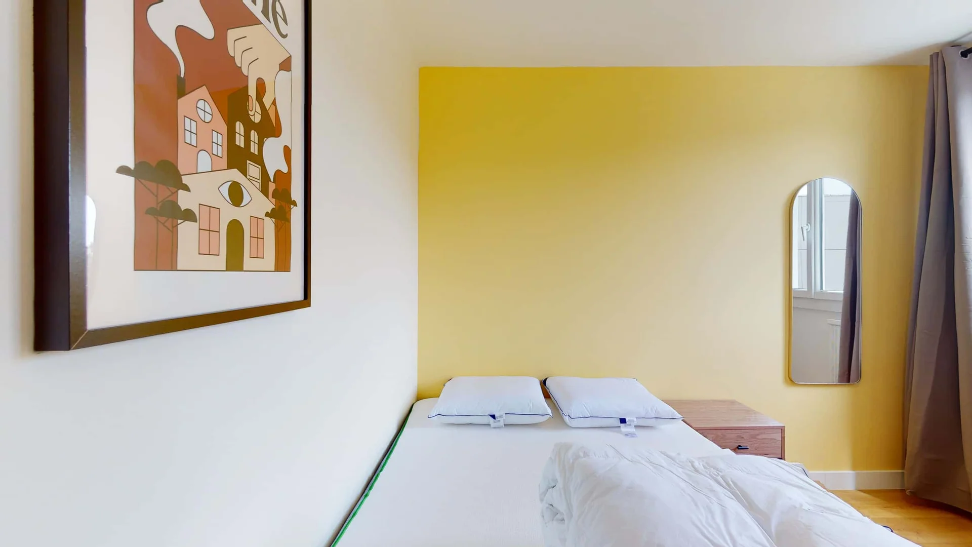 Chambre abordable pour les étudiants avec un bon éclairage dans 
