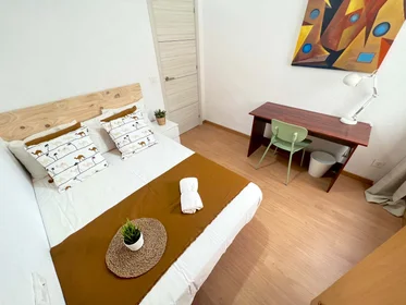 Chambre privée à Carrer d'Alfara del Patriarca, 46025 València, Valencia, Spain, image 1 de 10