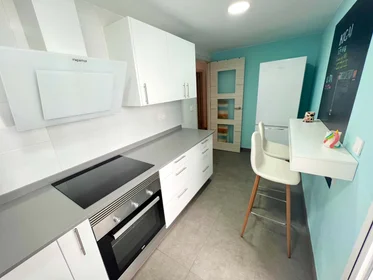 Habitación privada en Carrer d'Alfara del Patriarca, 46025 València, Valencia, Spain, imagen 14 de 29