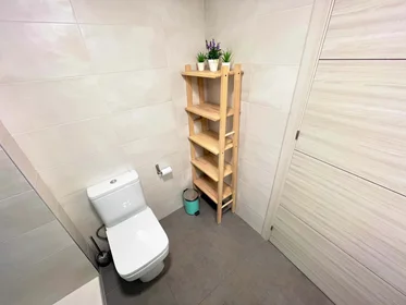 Habitación privada en Carrer d'Alfara del Patriarca, 46025 València, Valencia, Spain, imagen 20 de 29