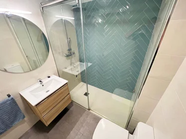 Habitación privada en Carrer d'Alfara del Patriarca, 46025 València, Valencia, Spain, imagen 22 de 29