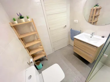 Habitación privada en Carrer d'Alfara del Patriarca, 46025 València, Valencia, Spain, imagen 26 de 29