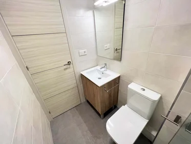 Habitación privada en Carrer d'Alfara del Patriarca, 46025 València, Valencia, Spain, imagen 28 de 29