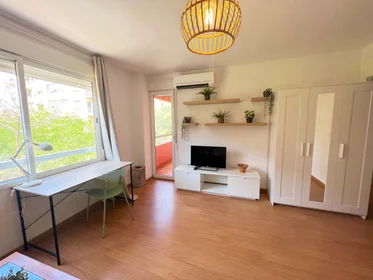 Habitación privada en Carrer d'Alfara del Patriarca, 46025 València, Valencia, Spain, imagen 4 de 29