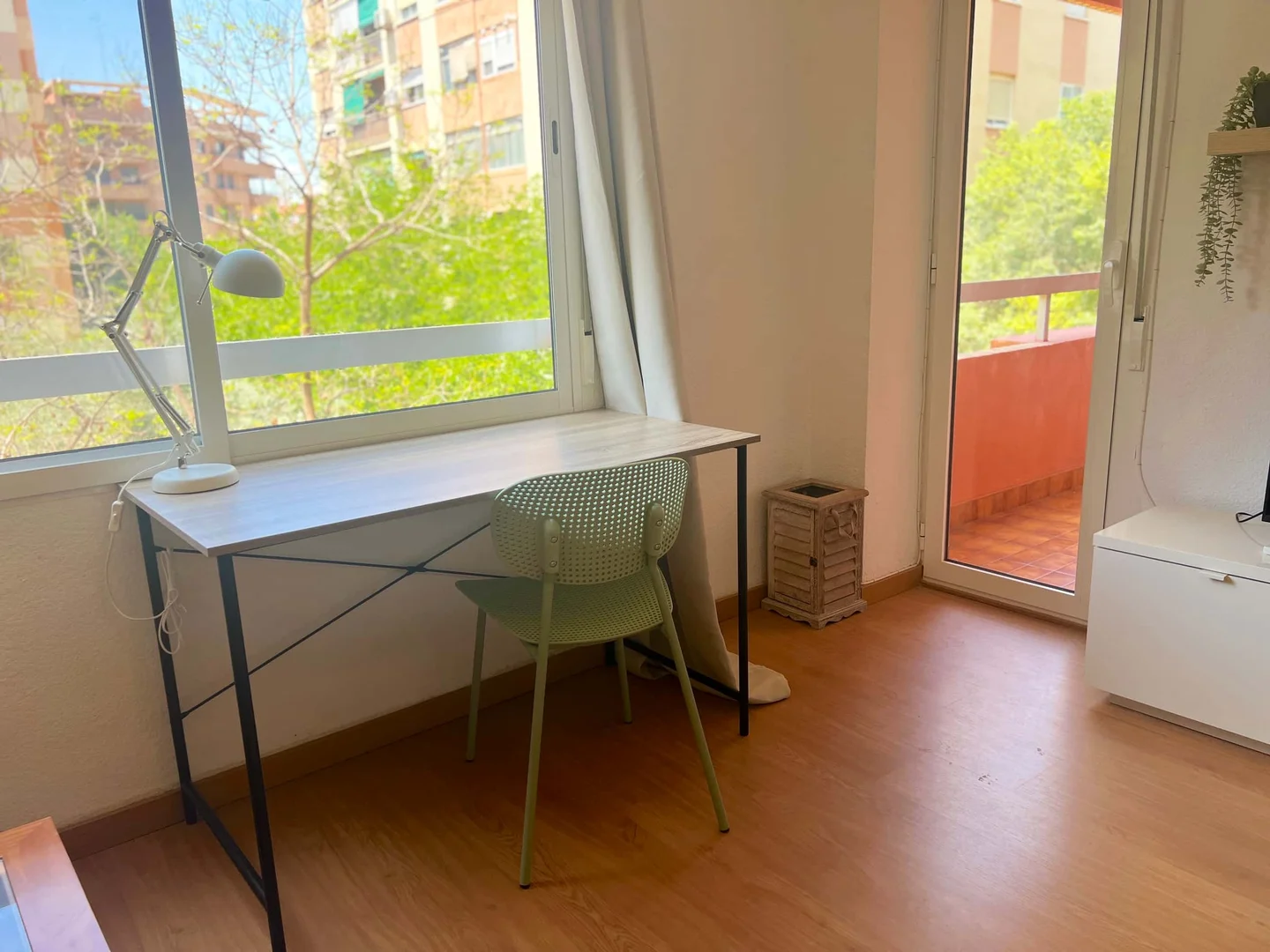 Habitación acogedora para estudiantes disponible en 