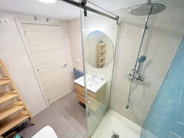 Habitación privada en Carrer d'Alfara del Patriarca, 46025 València, Valencia, Spain, imagen 22 de 24