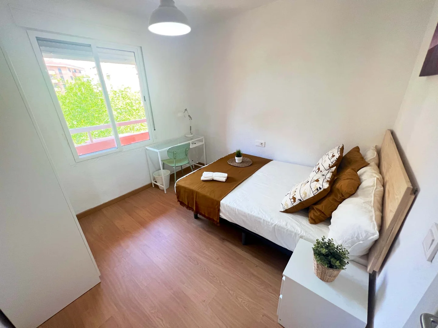 Habitación en apartamento estudiantil en alquiler en , completamente amueblado