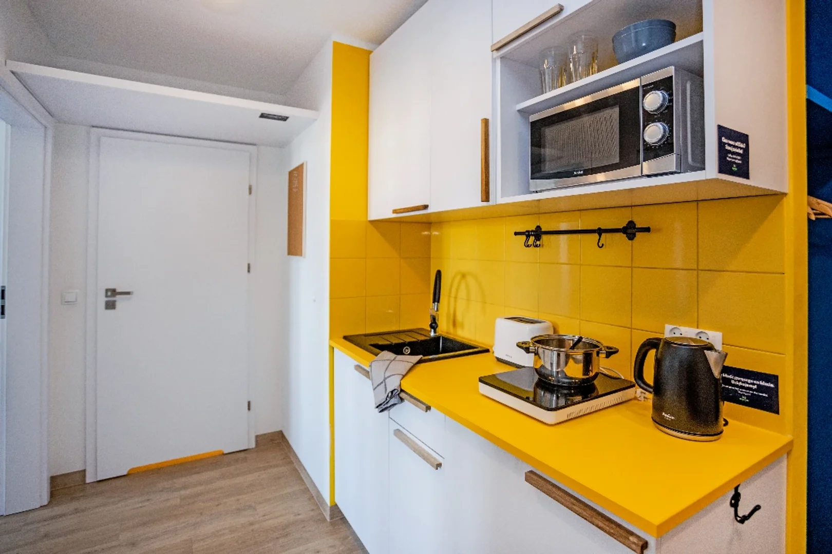 Comfortable and spacious student room in 