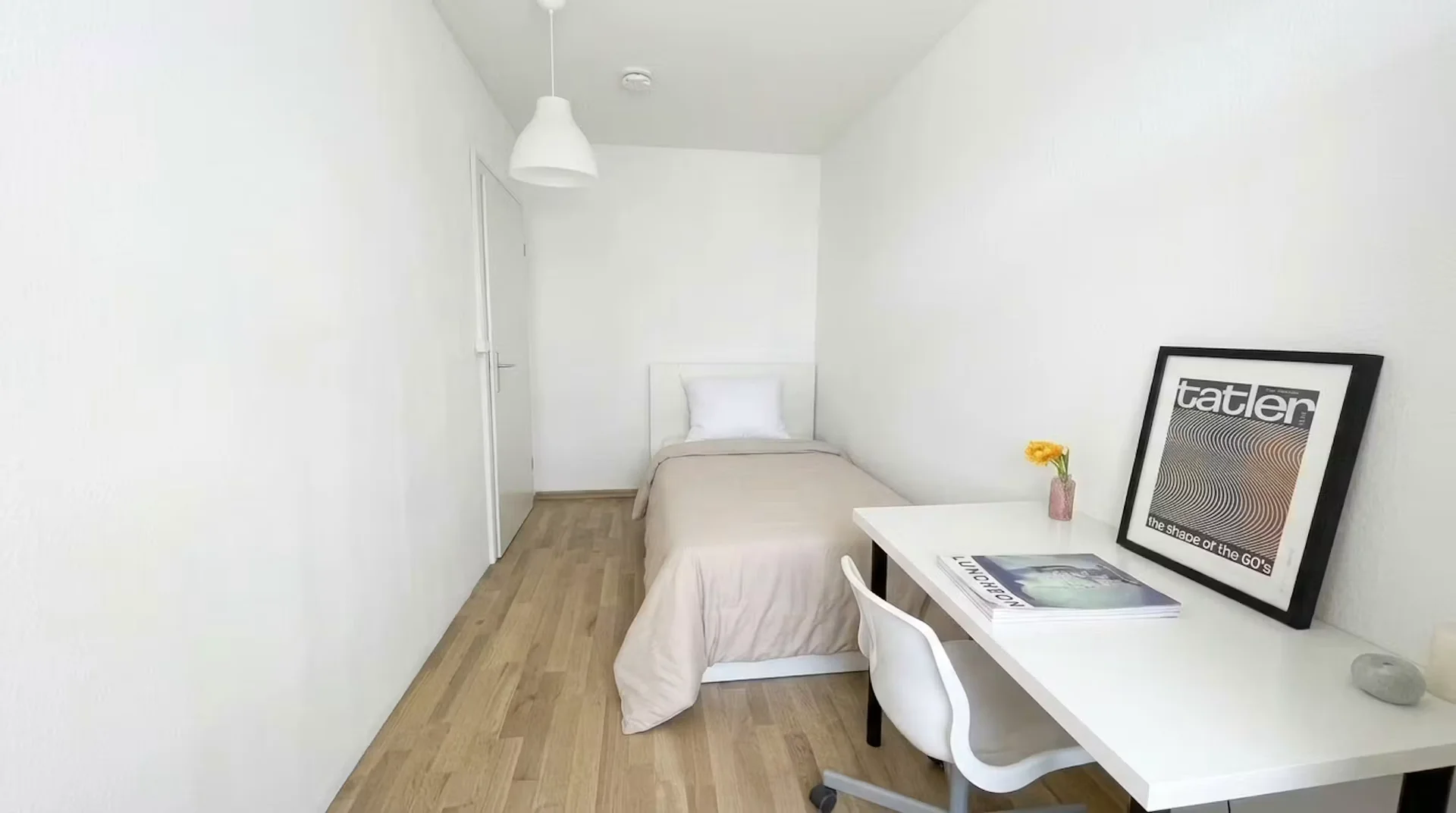 Bright and airy student room with easy university access in 