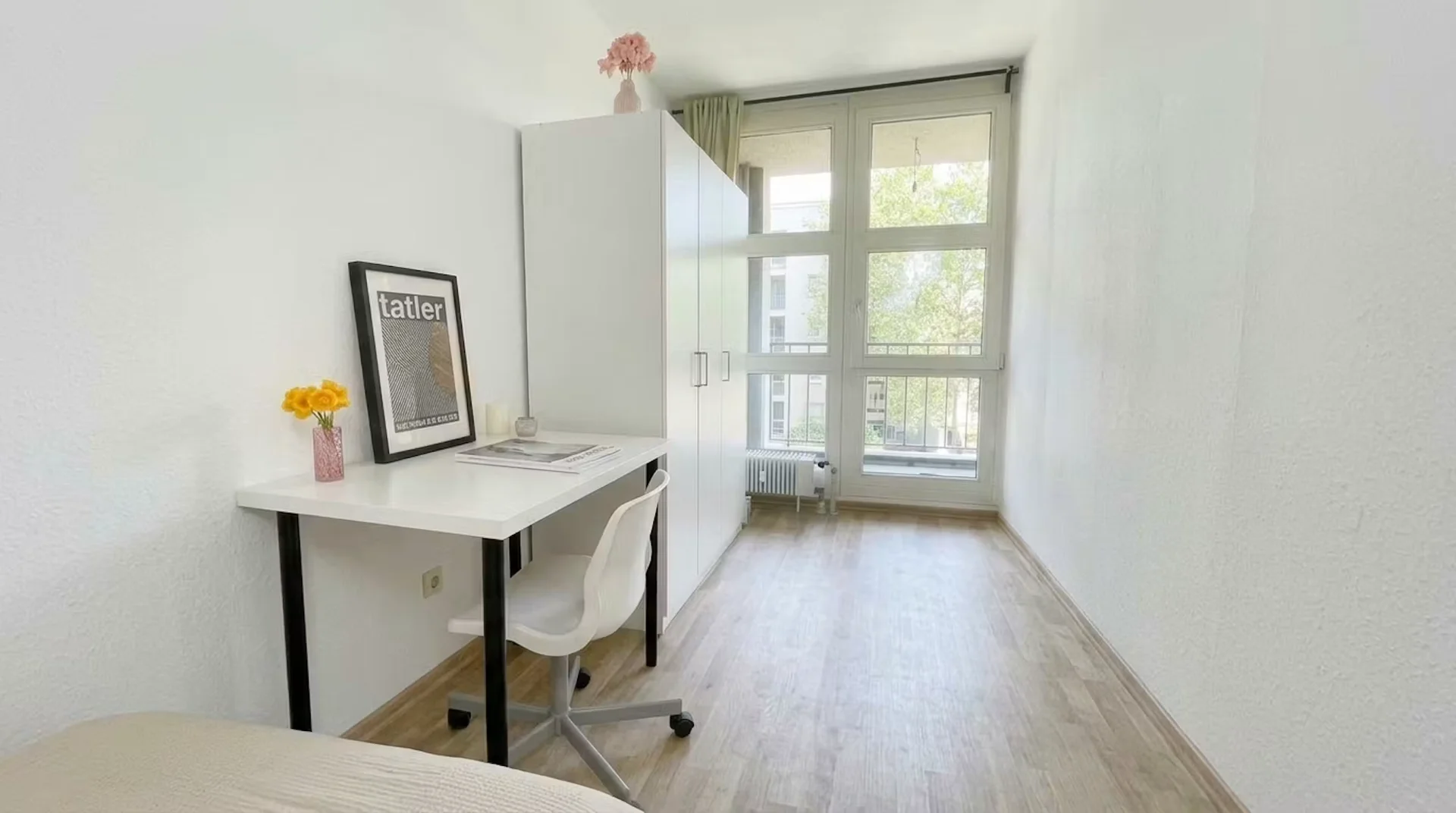 Economical student room with convenient location in 