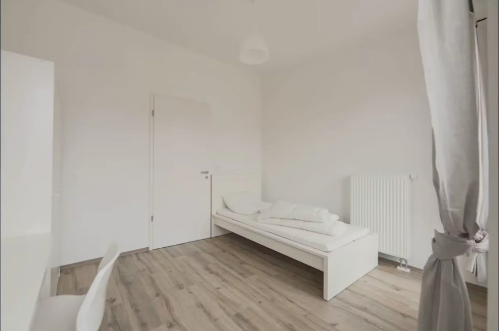Habitación estudiantil económica cerca del campus en