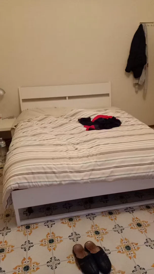 Quarto acolhedor para estudantes disponível em 