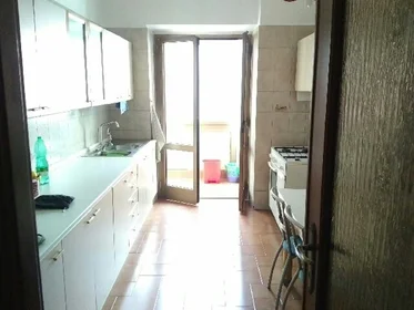 Chambre privée à Via Poggi d'Oro, Tuscolano, image 6 de 8