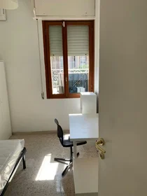Habitación privada en Viale dell'Umanesimo, Europa, imagen 1 de 10