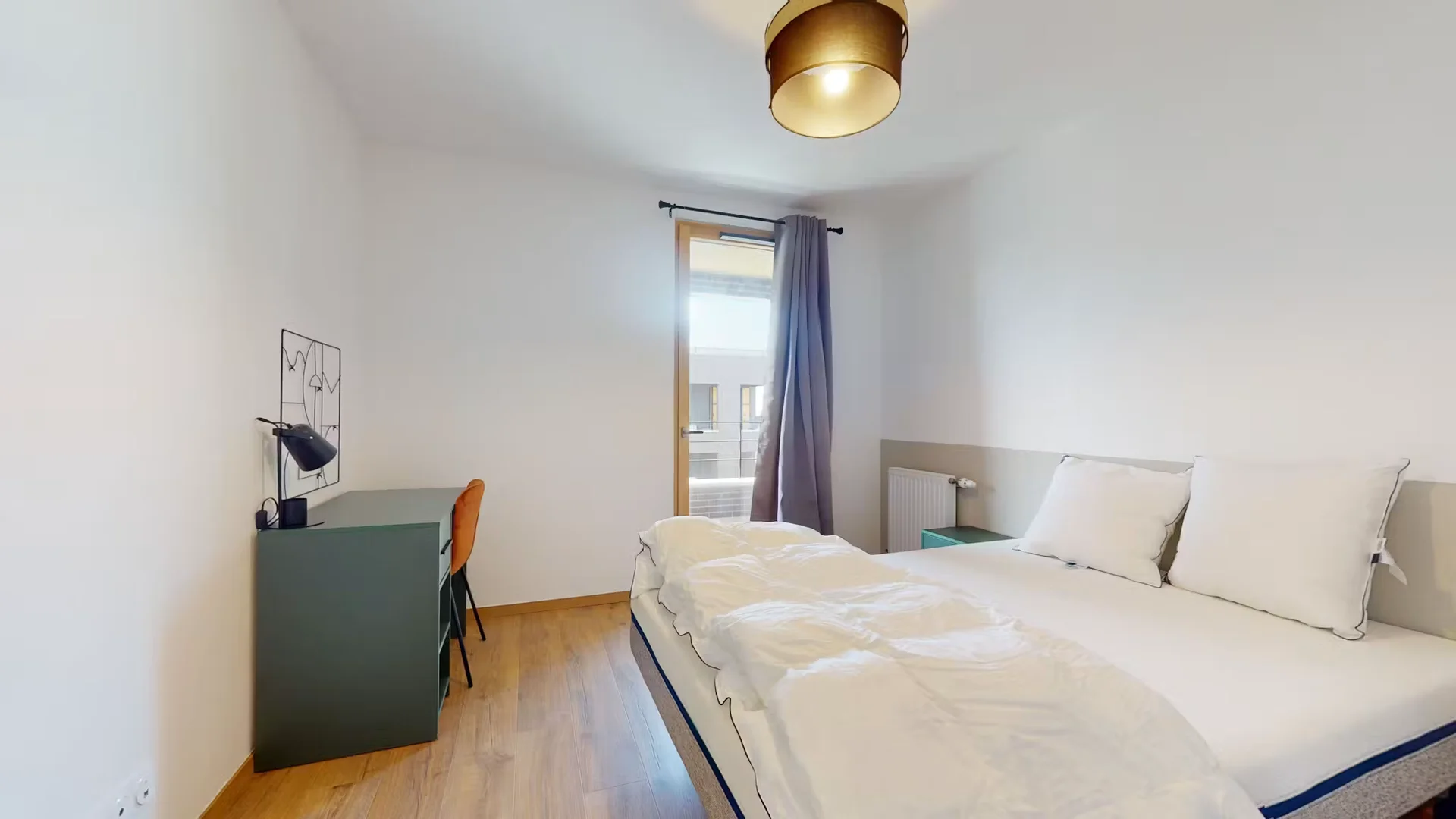 Chambre d'étudiant lumineuse et aérée avec accès facile à l'université dans 