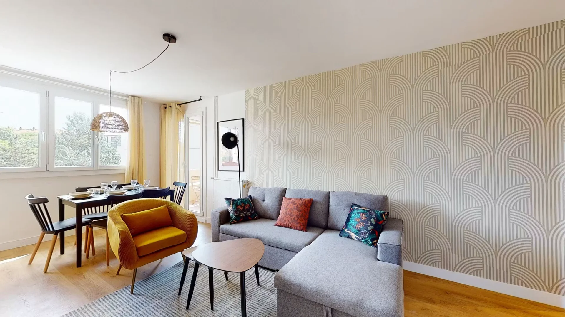 Bright and airy student room with easy university access in 