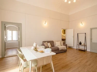 Apartamento inteiro em Strada Bianchi-Dottula, Bari Vecchia, imagem 2 de 10