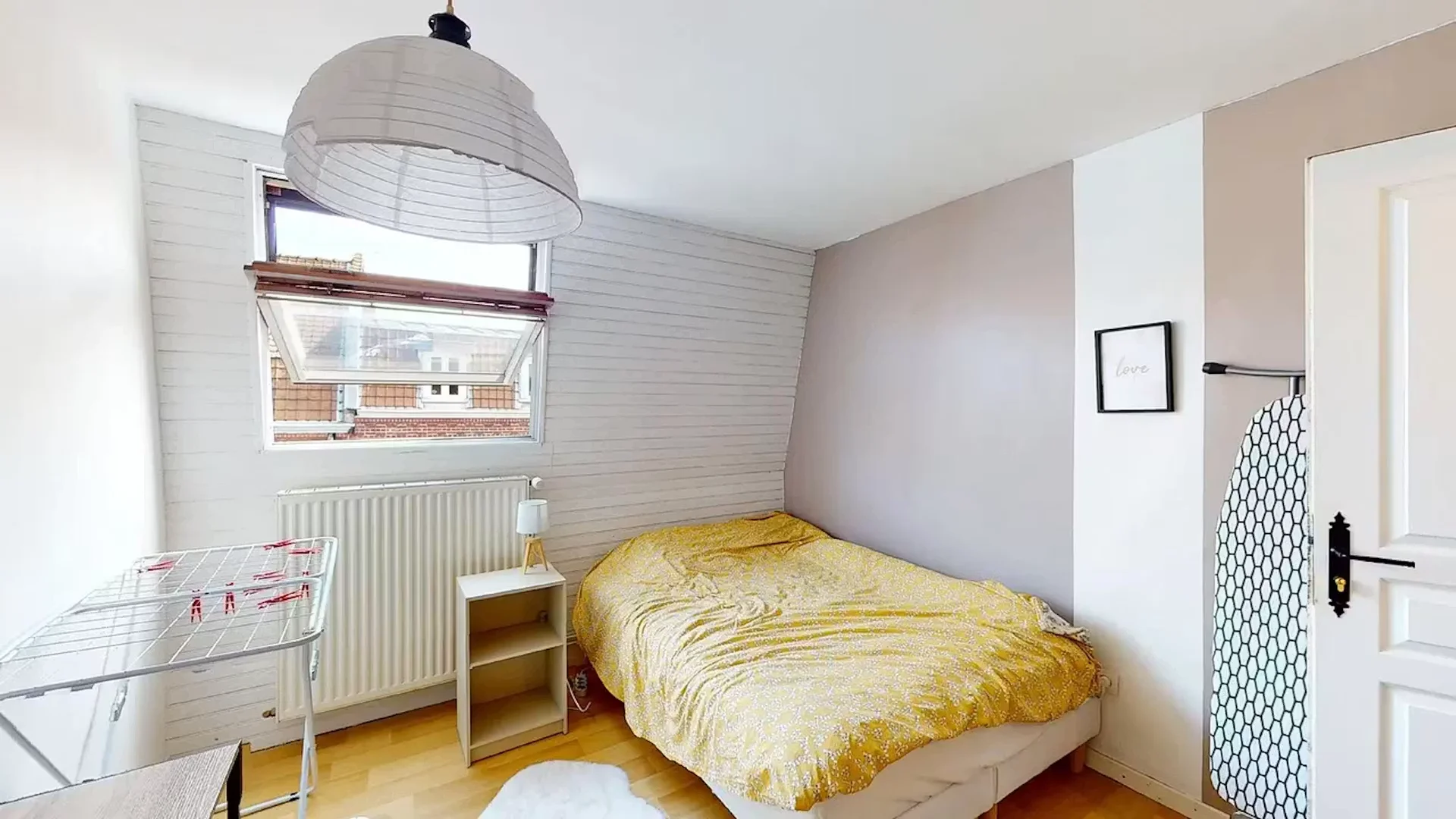 Cozy room for students available in 