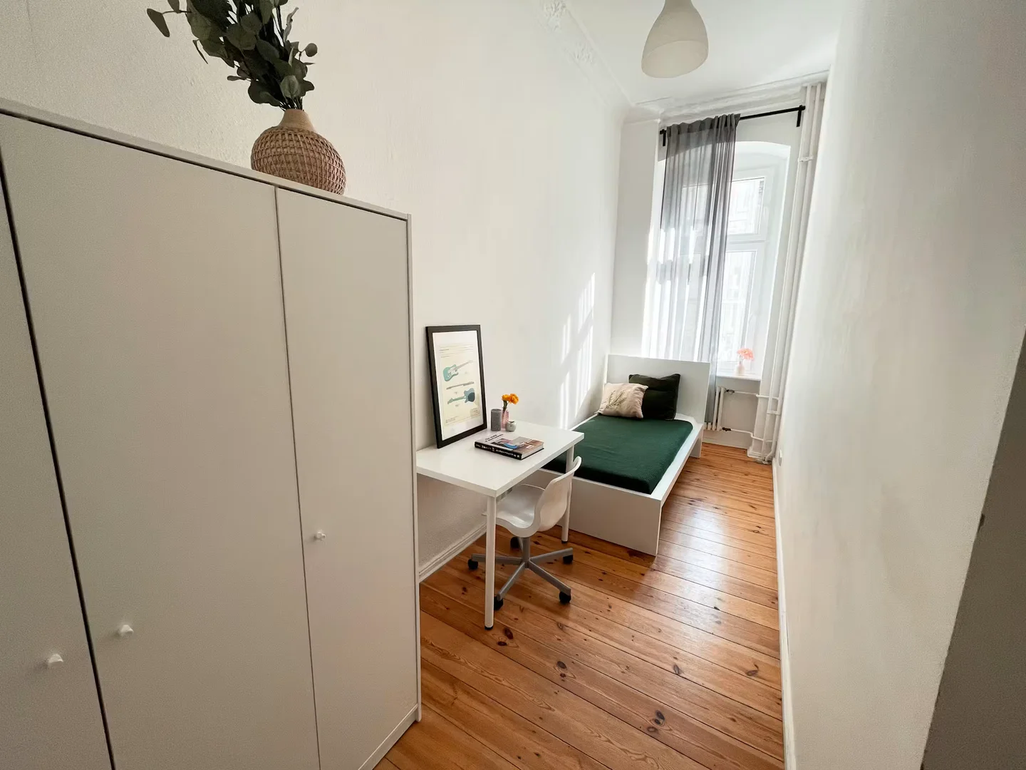 Chambre confortable pour étudiants disponible dans 