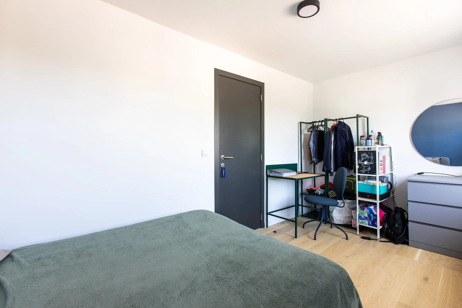 Quarto para alugar num apartamento partilhado em Mons