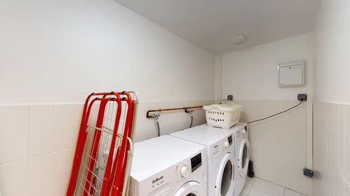 Privatzimmer im Wohnheim in der 17 rue des Fossillons, bild 16 von 21