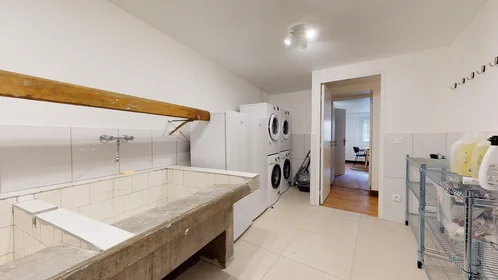 Privatzimmer im Wohnheim in der 1 rue Clinique, bild 25 von 32
