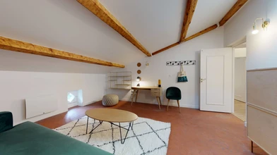 Room for rent in a shared flat in Marseille