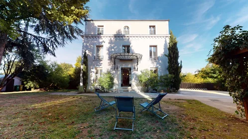 Prywatny pokój w rezydencji 43 avenue de la République, obraz 27 32