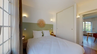 Paris de çift kişilik yataklı kiralık oda