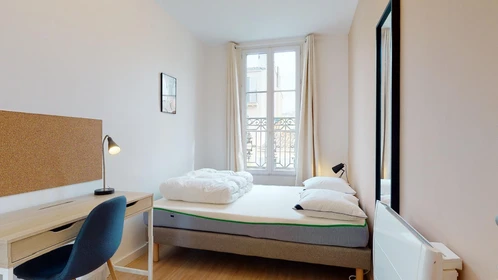 Chambre à louer dans un appartement en colocation à Marseille