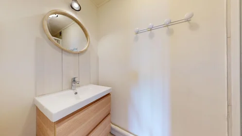 Stanza privata in residence in 16 Avenue du Président Hoover, immagine 15 di 19