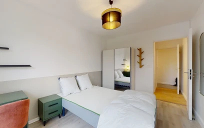 Quarto barato em {area}