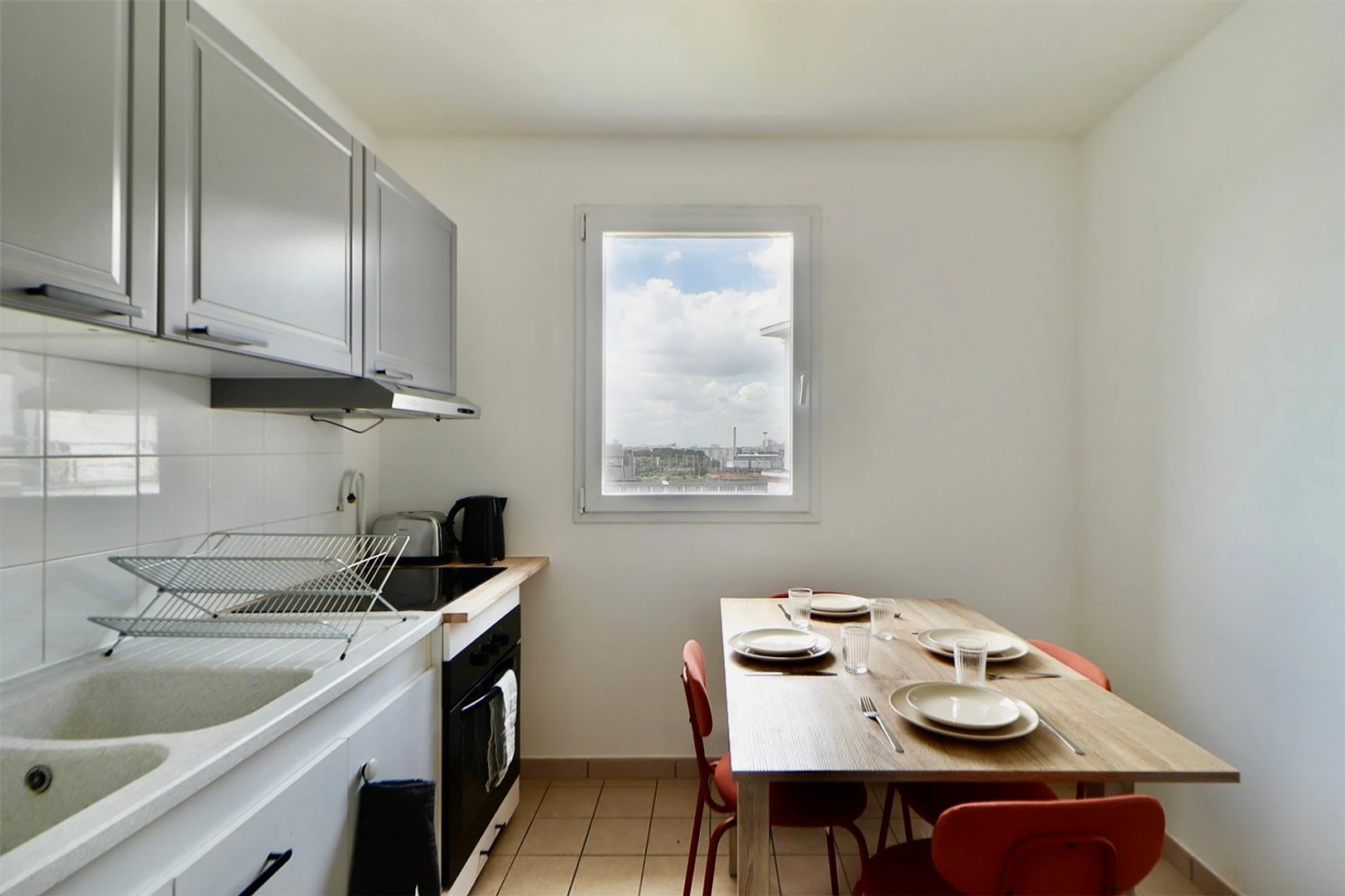 Renting rooms by the month in Saint-denis